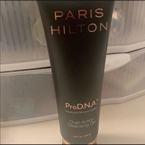 NEW Paris Hilton cleansing gel